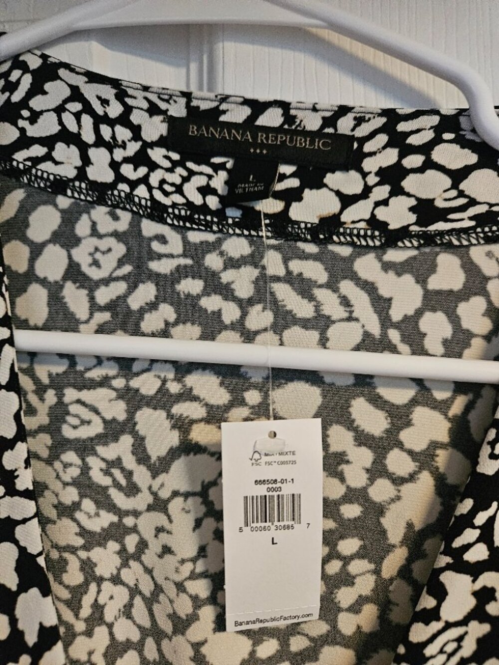 Banana Republic Black and White Wrap Dress - Picture 3 of 3